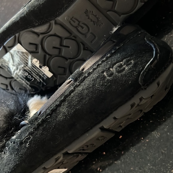 UGG - Picture 2 of 8